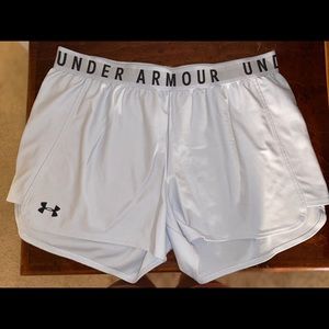 Under Armour Play Up Shorts, size Large